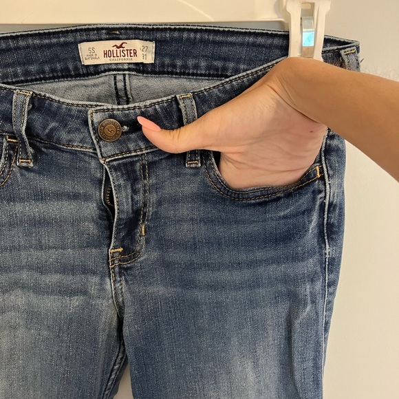 Hollister Low Rise Jeans - Picture 7 of 7
